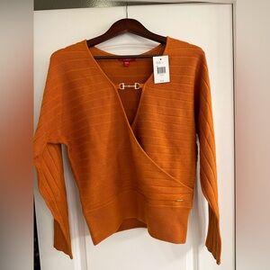 GUESS Sweater